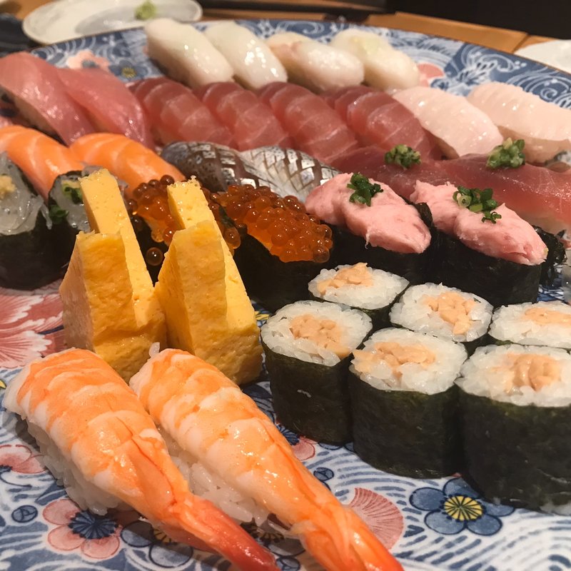 おまかせ大漁にぎり(寿司魚がし日本一大手町グランキューブ店)