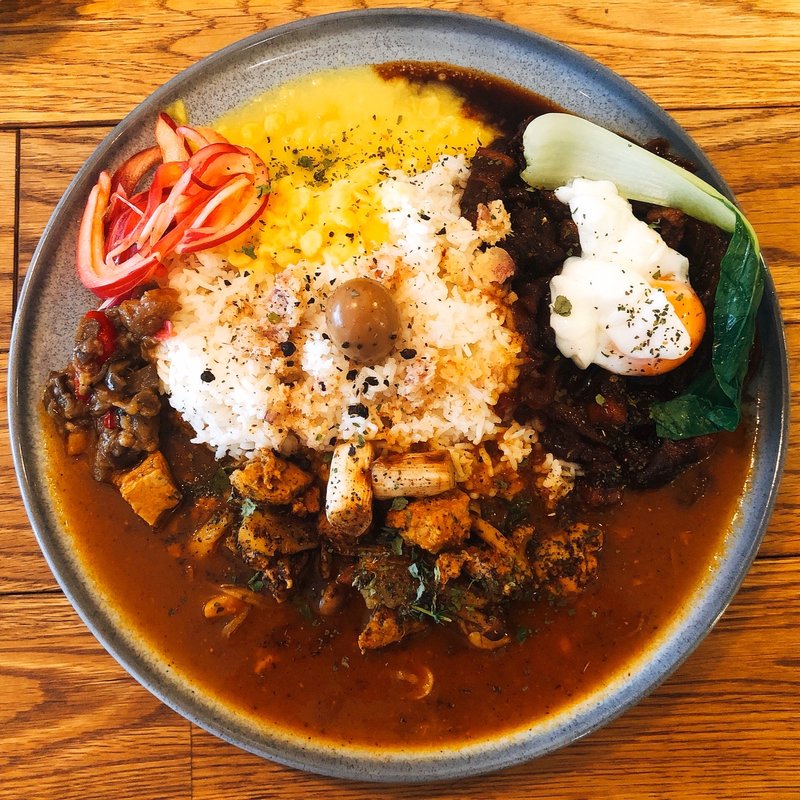 2種がけ(鴨とマッシュルームカレー、魯肉飯)(ハルダモンカレー)