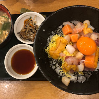 うに海鮮丼(ココス 丸亀土器店 )