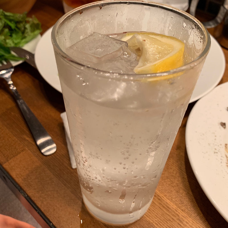 オーガニックレモンサワー(フレンチビストロ Tchin-Tchin GORO 神田駅前店)