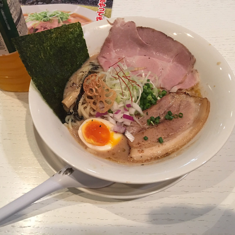鶏濃厚ラーメン(麺や 齋とう)