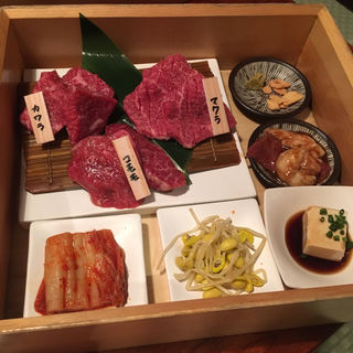 赤味セット(焼肉のバクロ)
