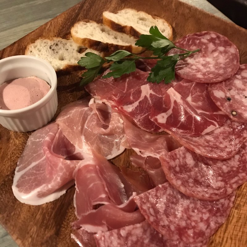 生ハムの盛り合わせ(ロンドンバスキッチン)