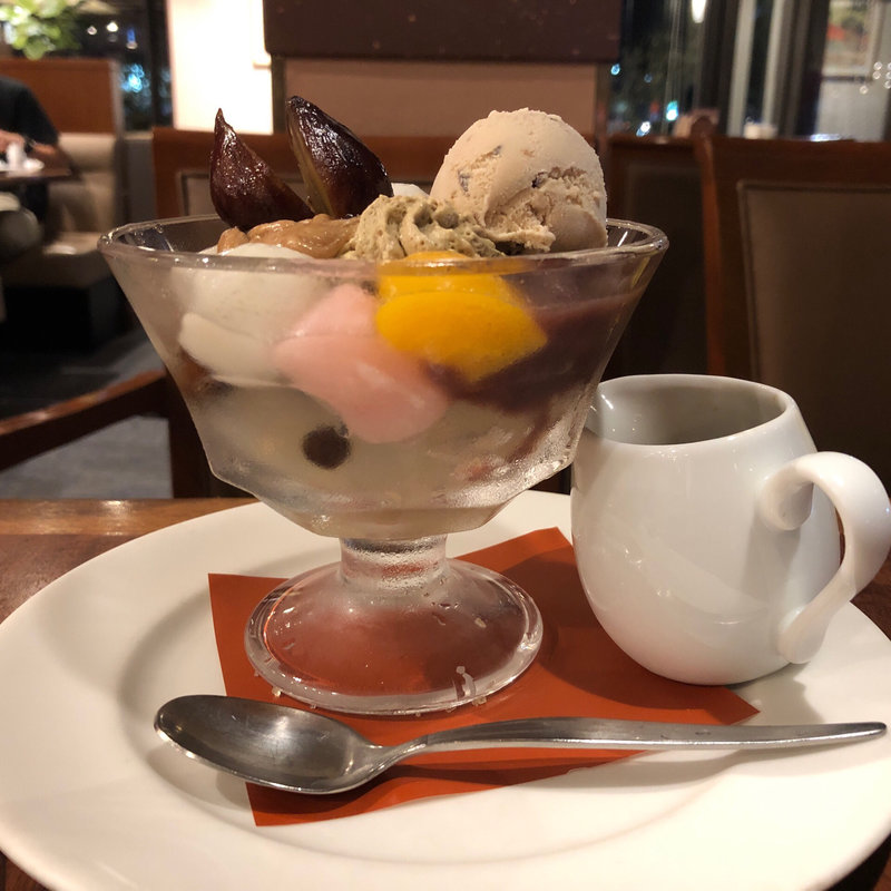 渋皮栗とほうじ茶のクリームあんみつ(ロイヤルホスト厚木栄町店)