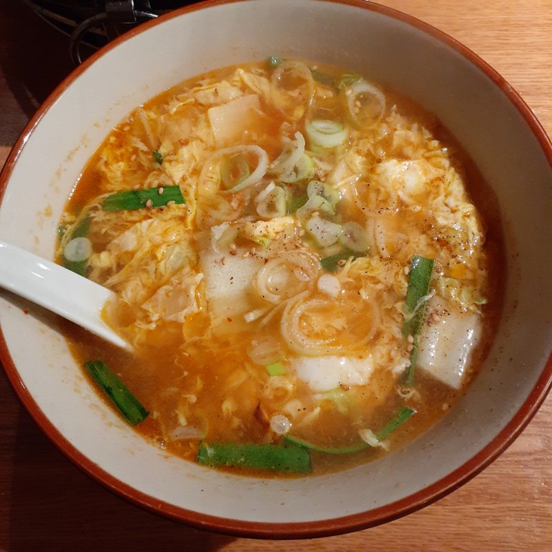 カルビクッパ(辛口)(炭火焼き肉まこと)