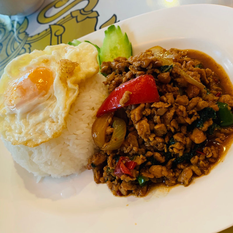 カオガパオカイダオ(サバイサバイ タイ屋台)