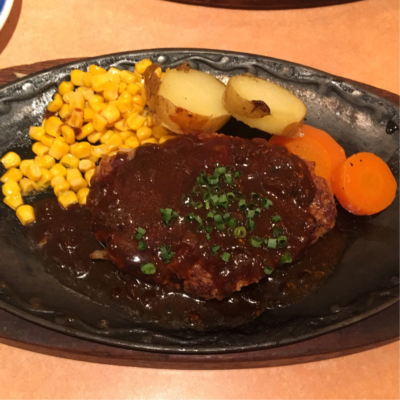 ハンバーグランチ(バンビ 新宿サブナードレストラン街 )