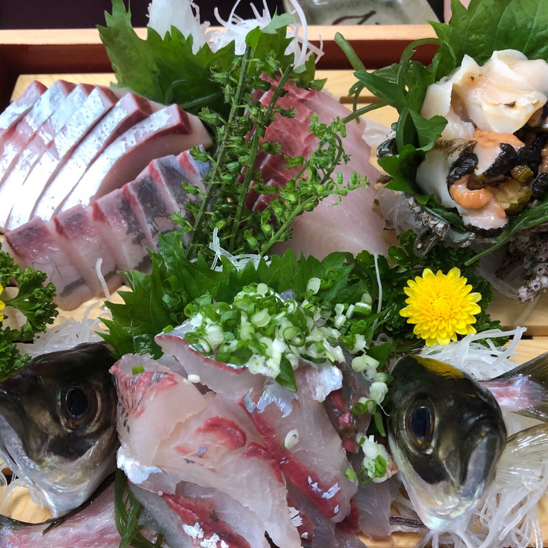 刺身盛り合わせ(ひげでん 本店)