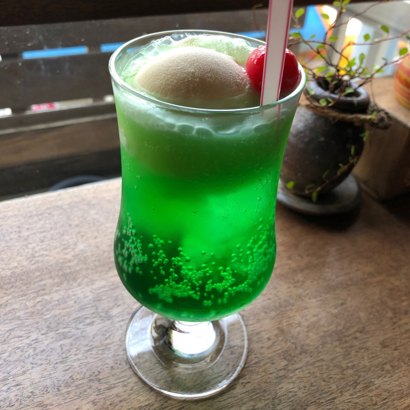 クリームソーダ(居桂詩)