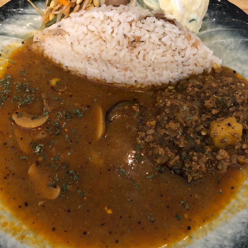 Curry Aveshiの出張カレー(cafe Kiss shot)