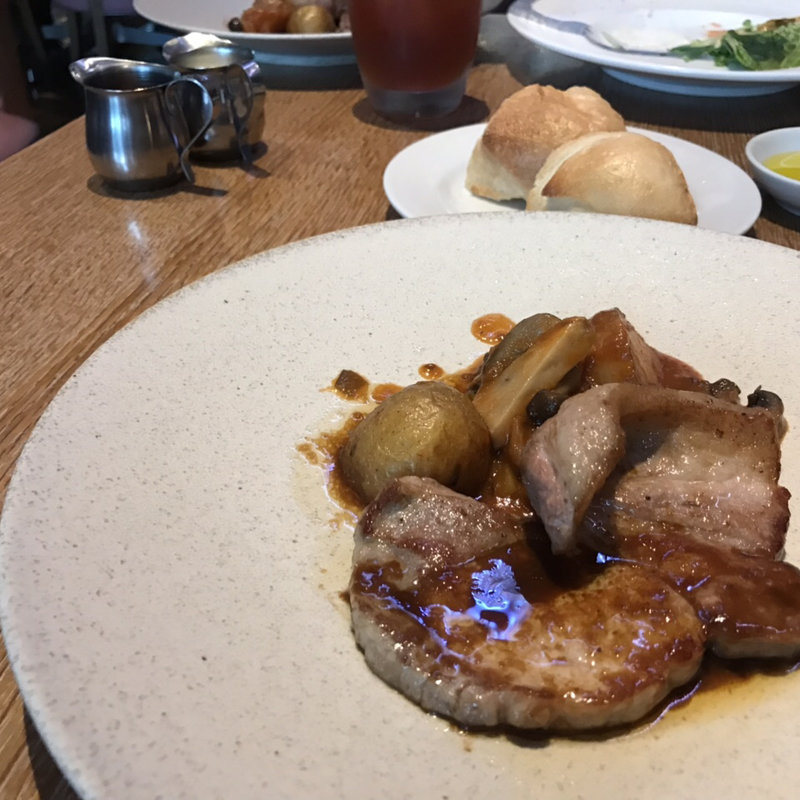 (BRASSERIE D & SWEETROOM)