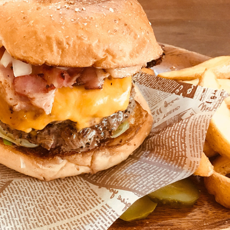 ベーコンチーズバーガー(BURGER&MILKSHAKE CRANE)