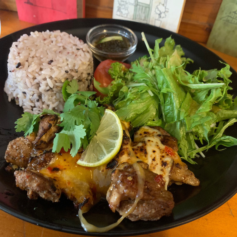 スパイスチキン炙りチーズプラス(カフェウエスヤー （Caf? ウエスヤー）)