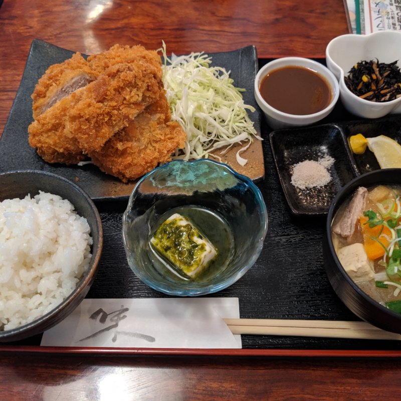 ひれかつ膳(居酒家 蓮)