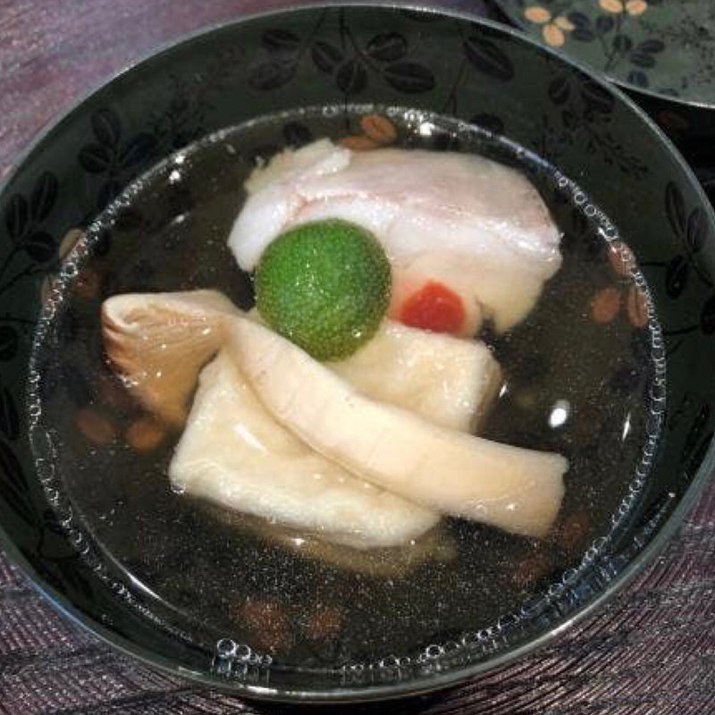 白河甘鯛と松茸、焼き胡麻豆腐のお椀(青草窠)