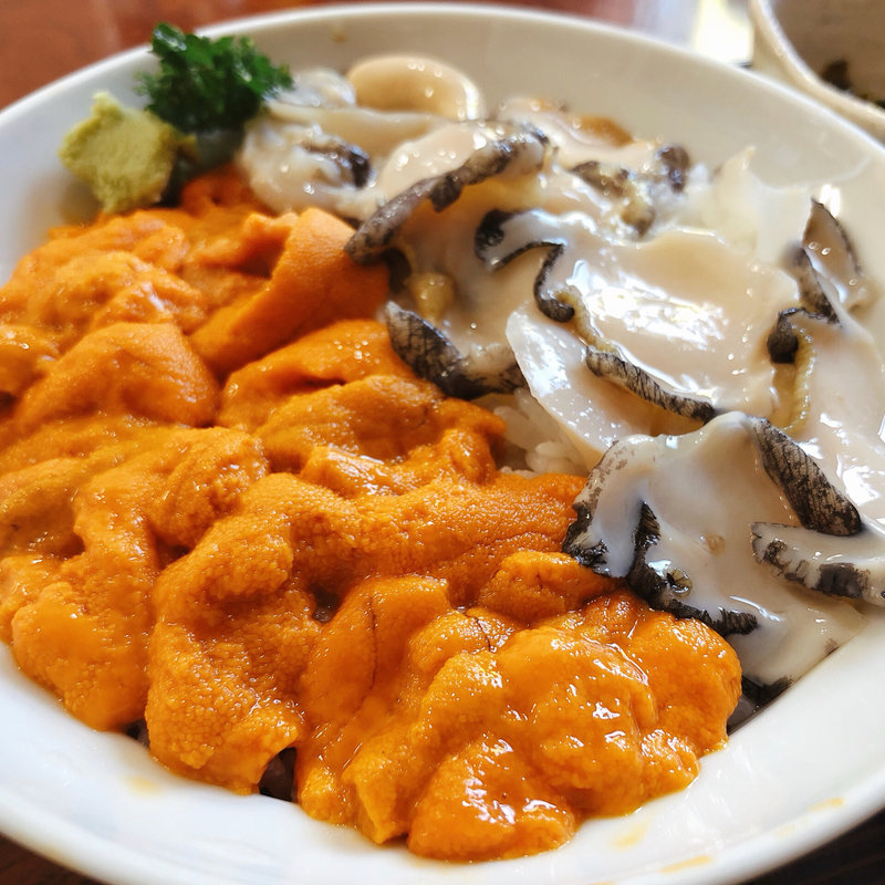 うにあわび丼(食堂うしお)