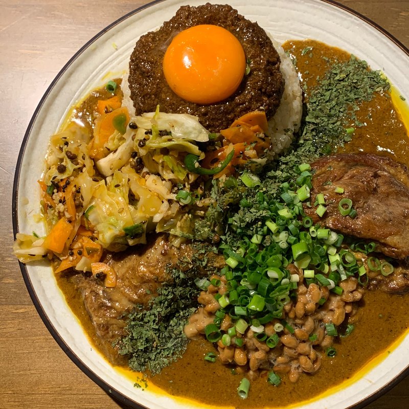 MIX 並 豚 キーマ 中華アチャール 納豆 チェダーチーズ チーズ ドライパクチー(吉田カレー  )