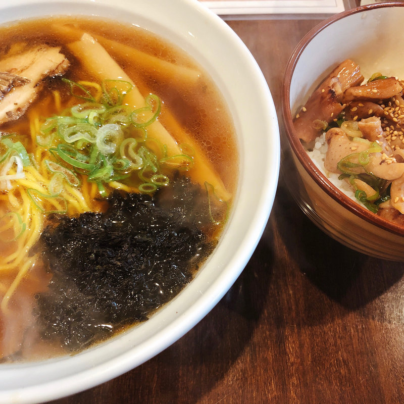 しょうゆラーメン(麺やぼうず )