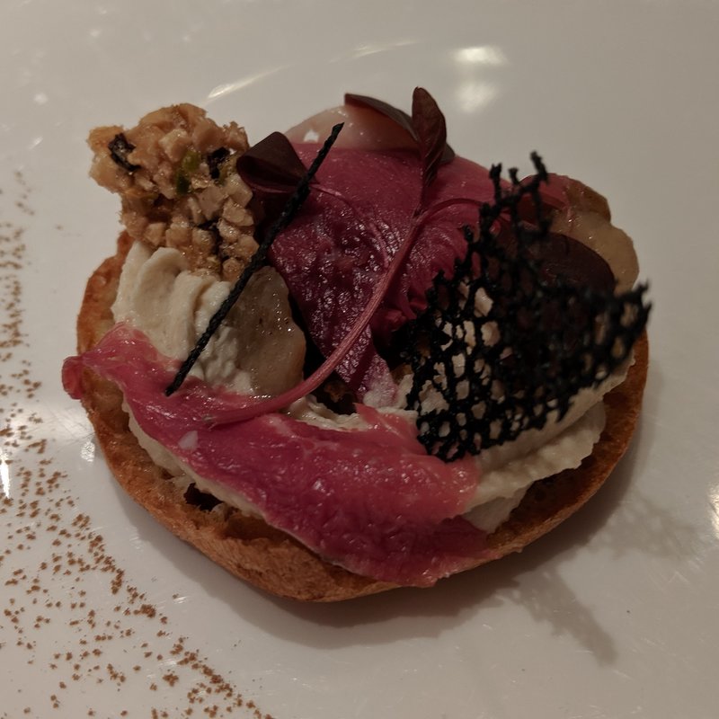 セップ茸と鴨の生ハム　パリブレスト仕立て　三日月模様(三笠会館本店)