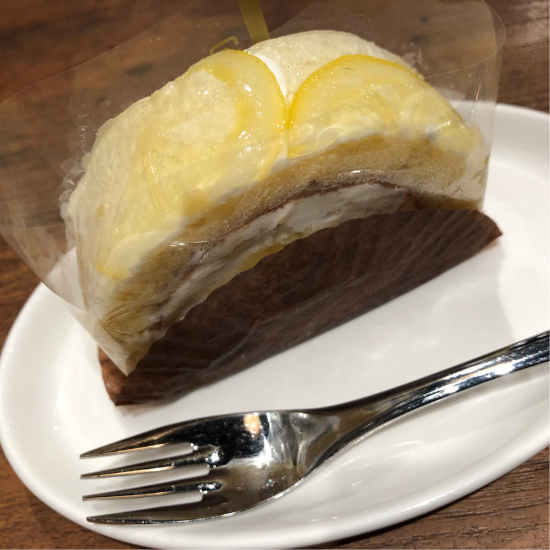 はちみつレモンのレアチーズロール(PRONTO新宿駅東口店)