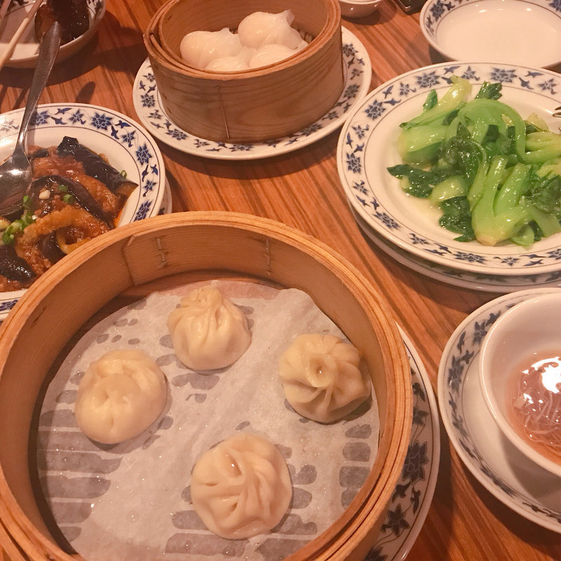 ショーロンポウ　4個(重慶飯店新館レストラン)