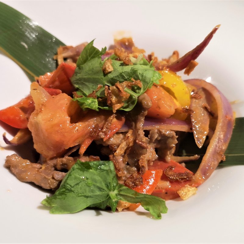 仔羊とトマトのサンバル炒め(バリラックス ザ ガーデン 梅田 （BALILax Marubiru Garden Cafe）)