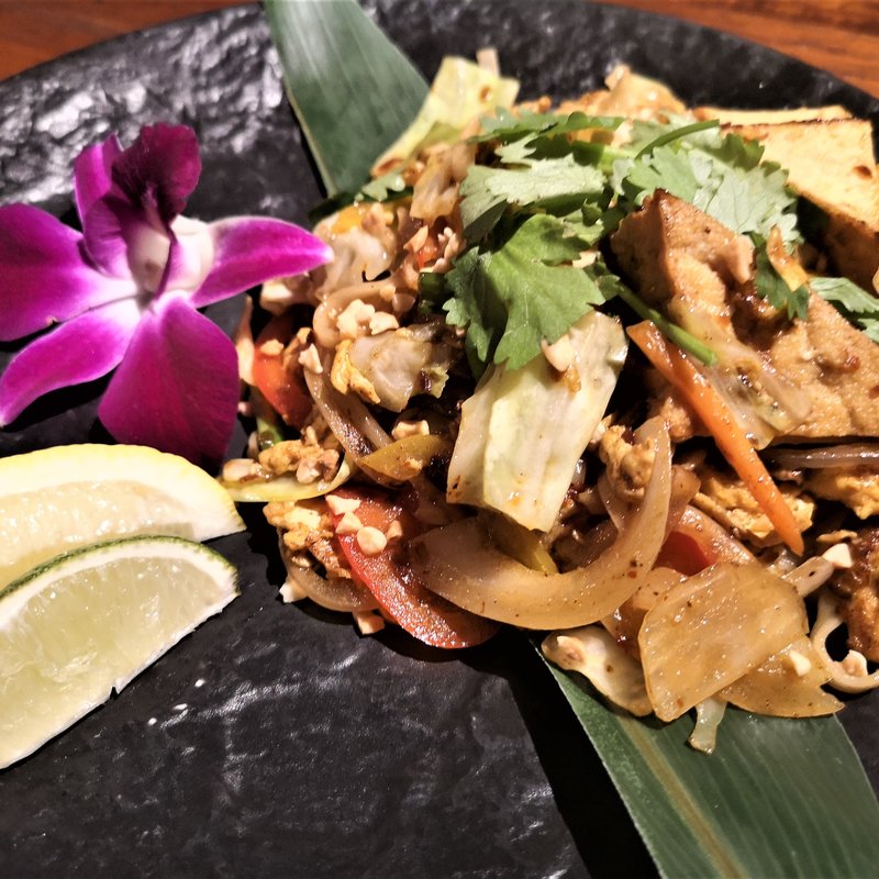 タラバ蟹と玉子のパッタイ(タイ風焼きそば)(バリラックス ザ ガーデン 梅田 （BALILax Marubiru Garden Cafe）)