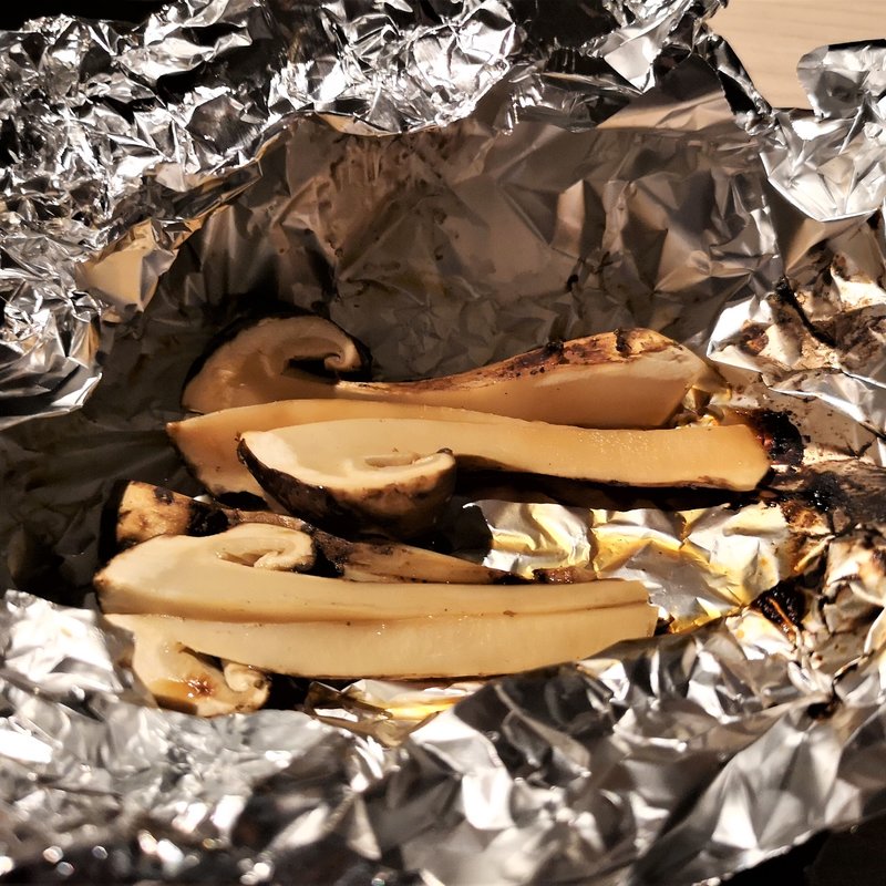 松茸ホイル焼き(酒友はなび 梅田店)