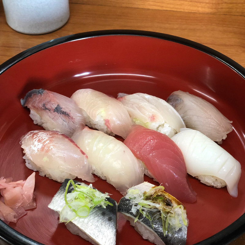 寿司盛り合わせ(すし小銭 （すし こぜに）)