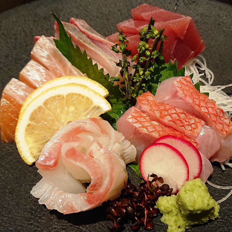 鮮魚五種盛り合わせ(隠れ房 川崎店)