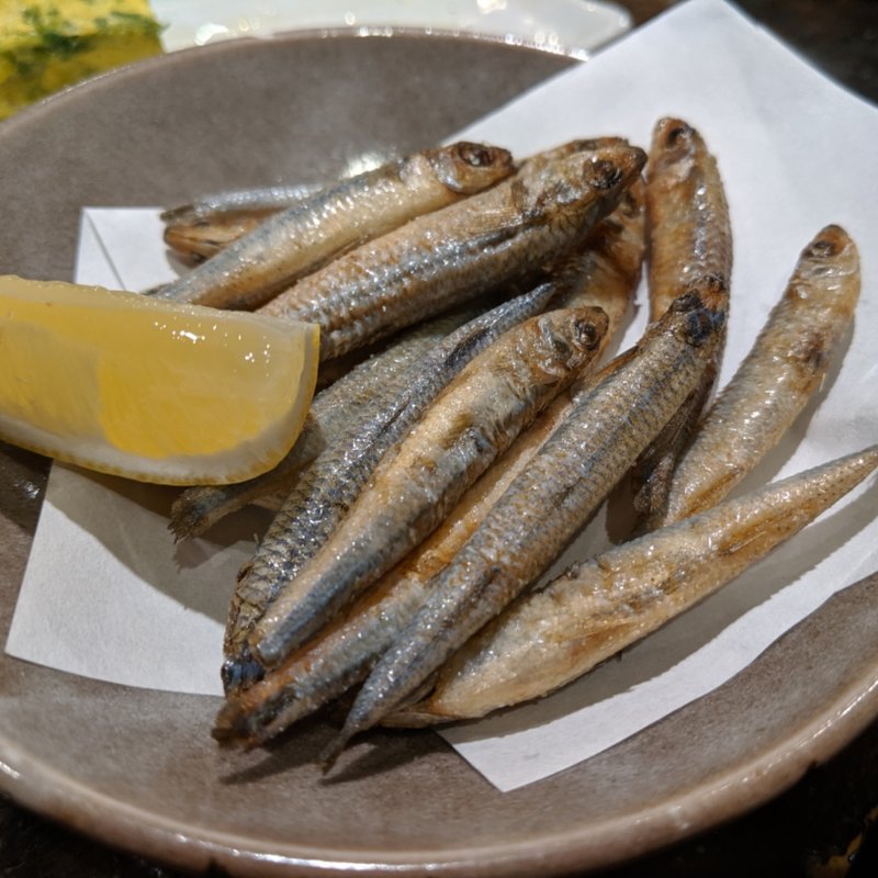 トウゴロイワシ唐揚げ(魚の田が肉)