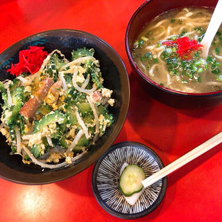 ゴーヤちゃんぷる丼とミニそば(沖縄料理護佐丸 / Okinawa Restaurant GOSAMARU)