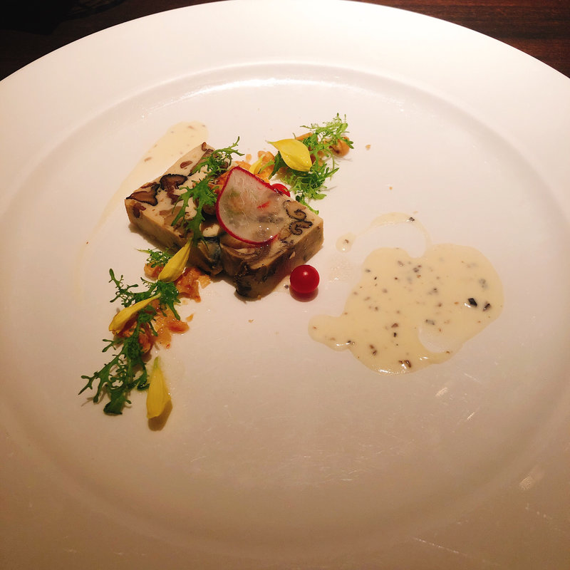 鶏と茸のテリーヌ  トリュフ香るクリームソース(カフェ カリフォルニア )