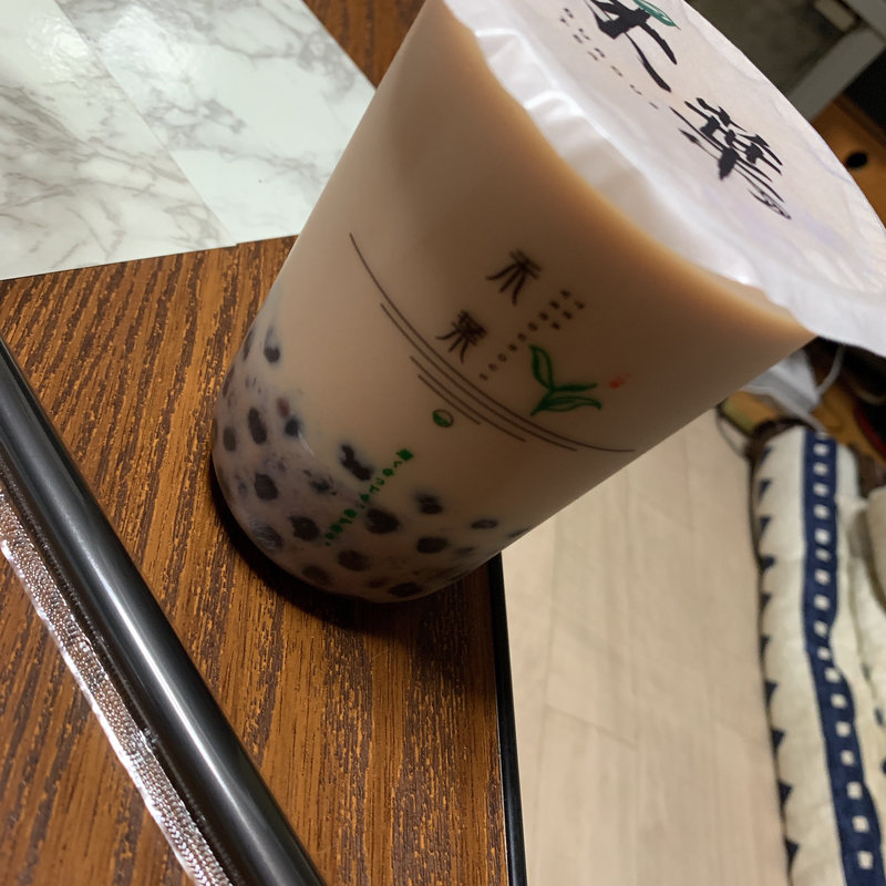 あずき芋ミルクティー(禾葉（カバ）タピオカ専門店)