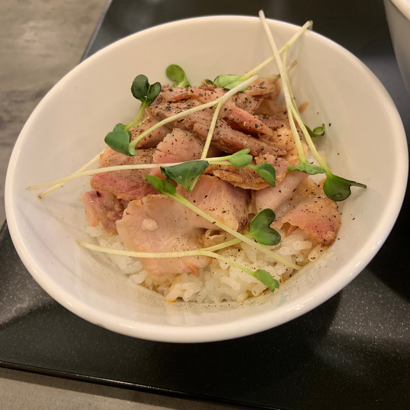 ミニロースト豚丼(らぁ麺やまぐち)