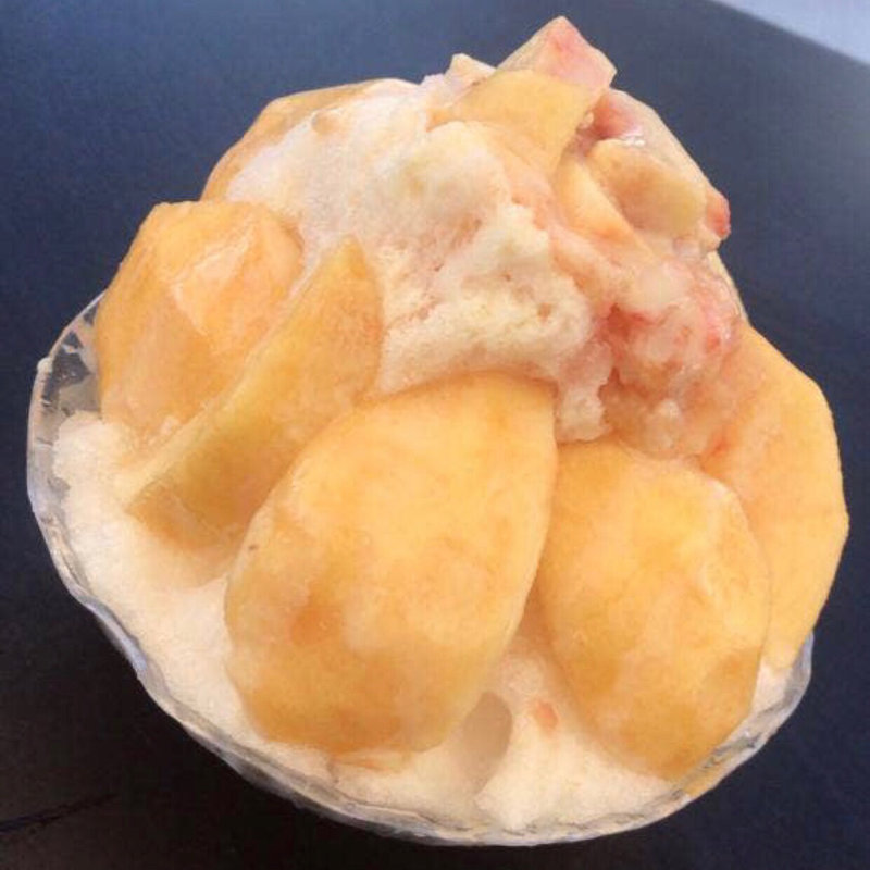 桃のかき氷(八百屋の壮)