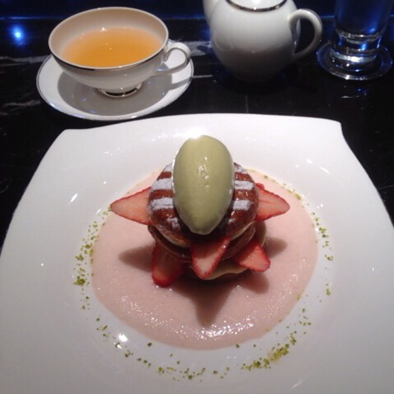 苺のミルフィーユ(Toshi Yoroizuka Mid Town (トシ ヨロイヅカ ミッドタウン))