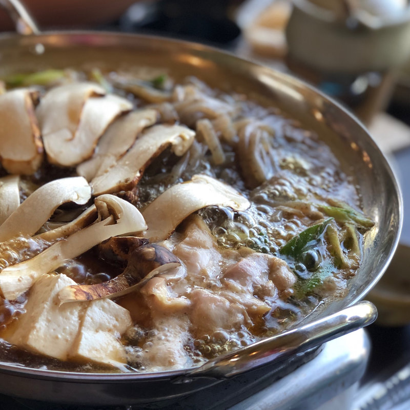 松茸なべ(あぜみち山荘 （信州上田の松茸料理）)