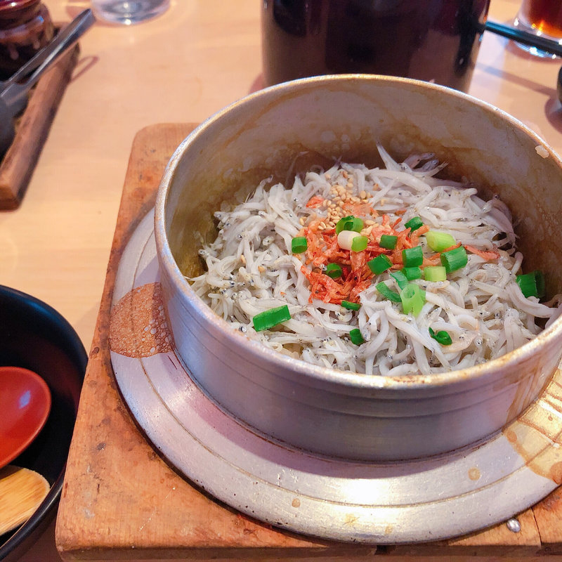 しらす丼(鎌倉釜飯かまかま 本店)