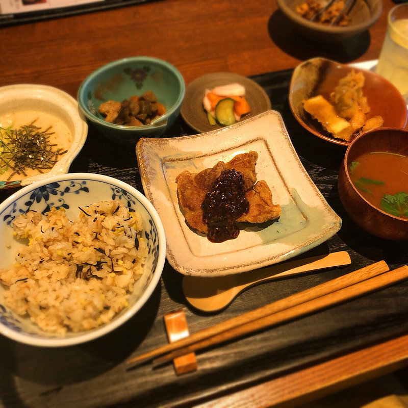 自然薯とろろ汁の昼定食(お抹茶こんどうの食堂)