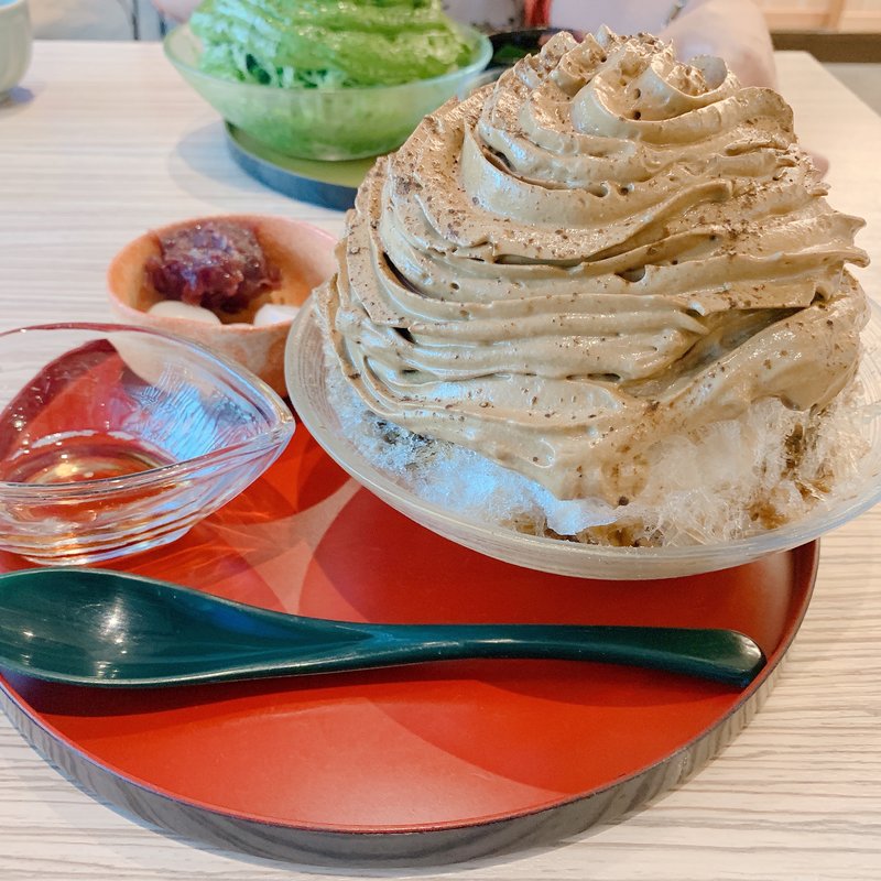 ほうじ茶のエスプーマかき氷(旅籠屋 利兵衛)