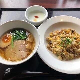 ハーフ麺＆ハーフ炒飯セット(西安餃子 アトレ大井町店)