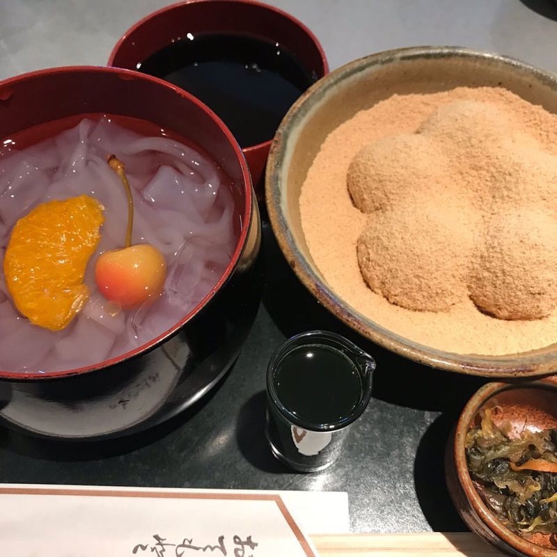 葛きりと白玉のセット(茶房 雲母)