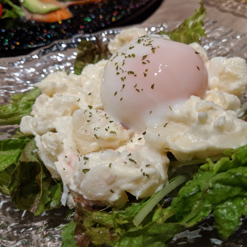 とろっと温泉卵とクリームチーズのポテトサラダ(UNIVERSAL CRAFT JAPAN)
