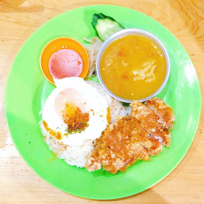 チキンカリー&鶏飯コンビ（トッピング:目玉焼き）(ちりばり )