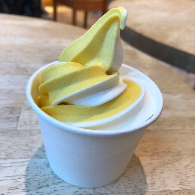カボチャとバニラのソフトクリーム(ルタオ プラス)