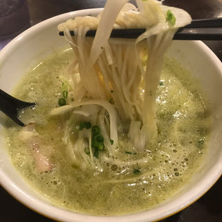ラーメンジェノバ(ラーメン海鳴 博多デイトス店)