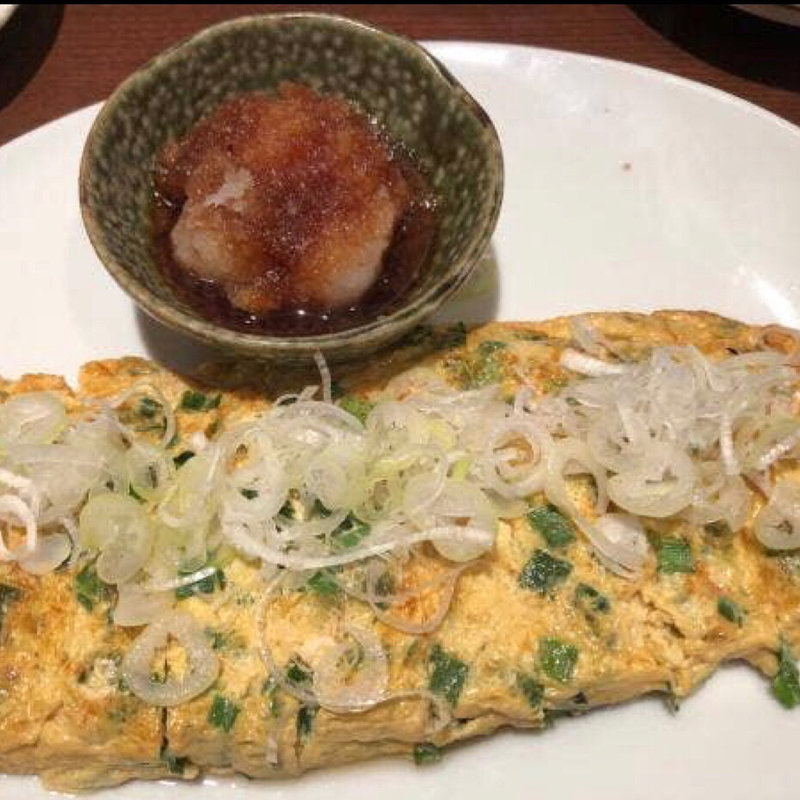 ネギとニラの卵巻き(手打ちそば 俊)