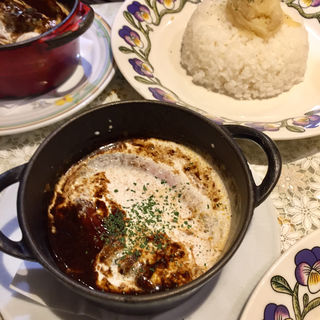 ソーセージカレー(ドイツ料理　ピラミッド )