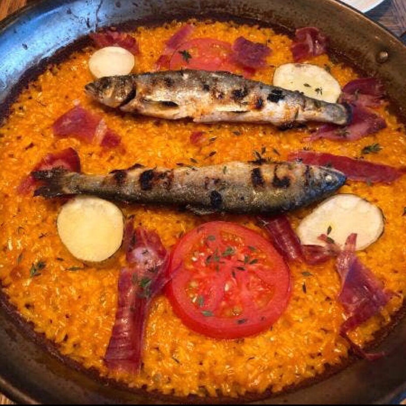 鮎のパエリア(Lubina)